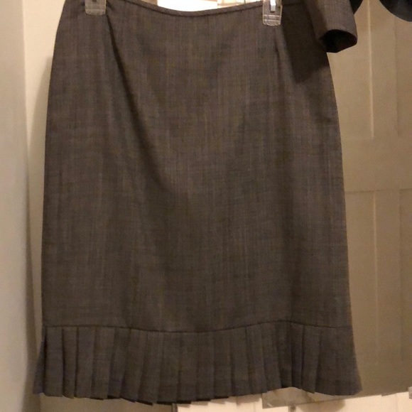 Suit - Picture 5 of 7